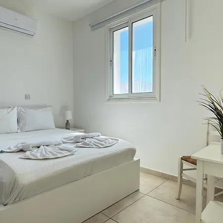 Villa Seaside Family - 2 Min Walk To Paralimni